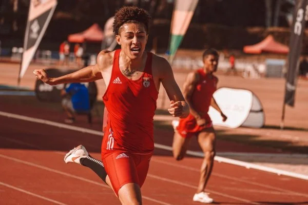 sprint finish line athlete